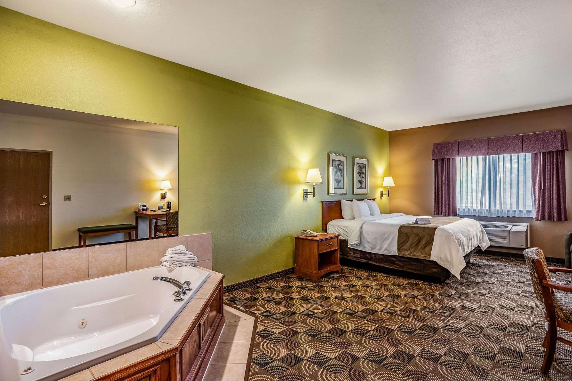 Quality Inn & Suites Ганнибал Экстерьер фото